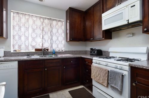 8025 70th St, Paramount CA 90723-5401 exterior