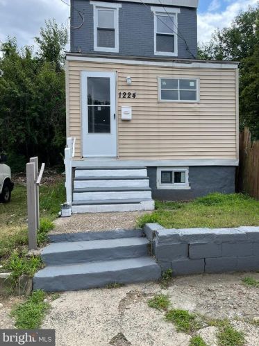 1224 Lansdowne Ave, Camden, NJ 08104-1212