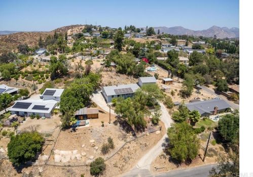13038 Ha Hana Rd, Lakeside, CA 92040-5005