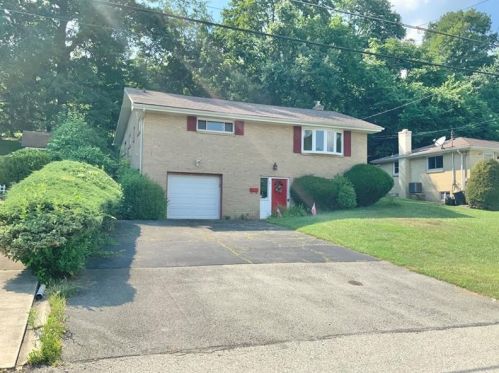 216 Woodlawn Dr, Trafford, PA 15085-1233