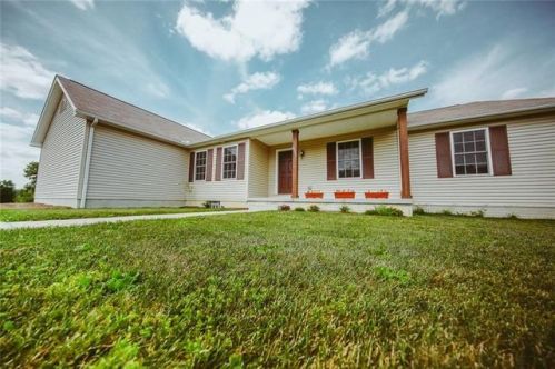 551 Mccullough Rd, Hermitage, PA 16150-3327