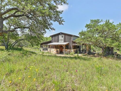 956 Lost Acres Loop, Blanco, TX 78606-4700