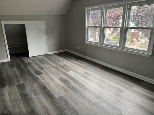 2327 32, Milwaukee WI 53215-2802 exterior