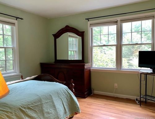 646 Branchville Rd, Ridgefield CT  06877-6128 exterior