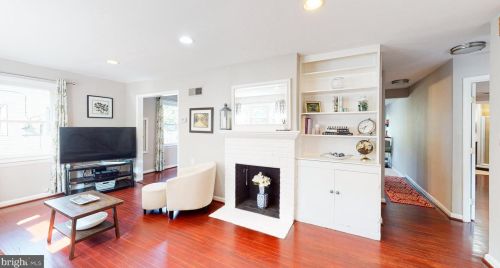 3144 Holloway Rd, Falls Church, VA 22042-4206