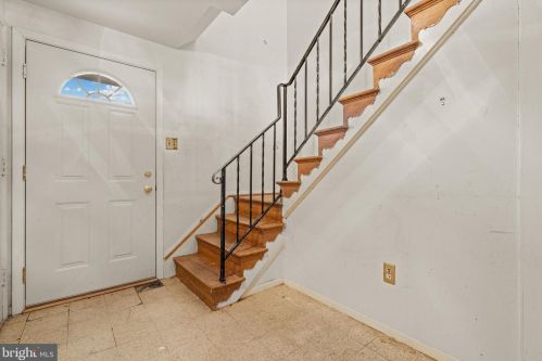6518 Rivington Rd, Springfield, VA 22152-2915