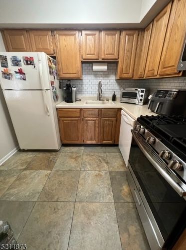 42 Stonyridge Dr, Lincoln Park NJ  07035-2244 exterior