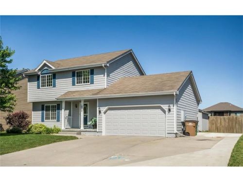 303 Deer Ridge Dr, Bondurant, IA 50035-1155