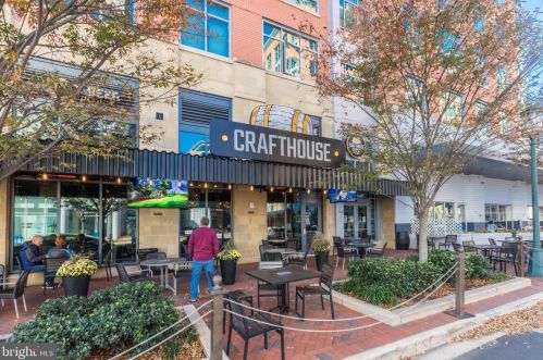 12158 Chancery Sta Cir, Herndon VA 20190-5803 exterior