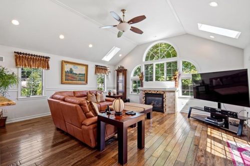 898 North St, White Plains NY  10605-4436 exterior