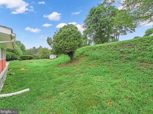 15 Wilbert Dr, Primrose PA  17901-8250 exterior