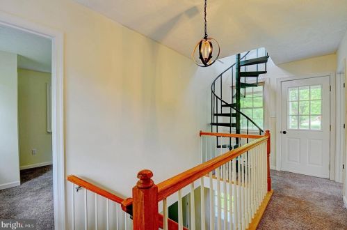 34 King David Dr, Linden VA  22642-6323 exterior