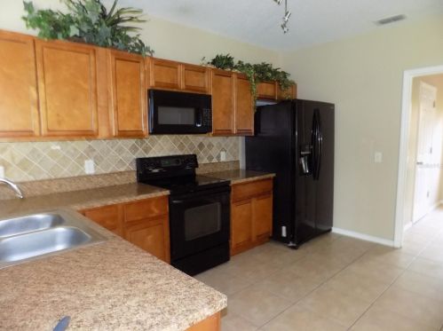 915 Halifax Dr, Kissimmee FL  34758-3162 exterior