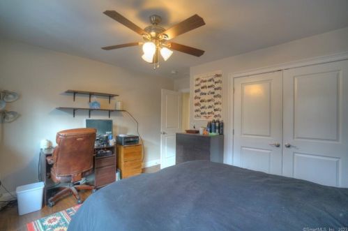 180 Briar Hill Rd, Groton CT  06340-2652 exterior