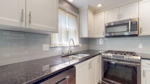 13 Larchmont Dr, Coventry RI exterior