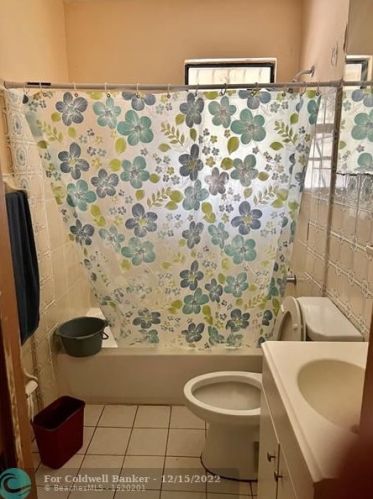 602 50th St, Hialeah FL  33013-1622 exterior