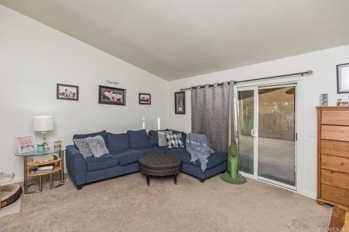 22364 Espuella Dr, Santa Clarita, CA 91350-2366