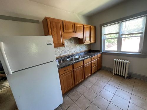 4621 Lake Dr, Cudahy, WI 53110-1530
