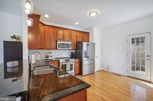 2106 Caroline St, Fredericksburg VA  22401-3413 exterior