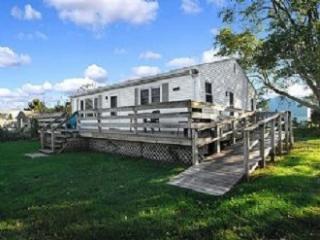 58 Chestnut Ave, South Kingstown RI  02882-6113 exterior