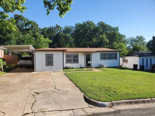 6017 Prothrow St, Fort Worth, TX 76112-7928