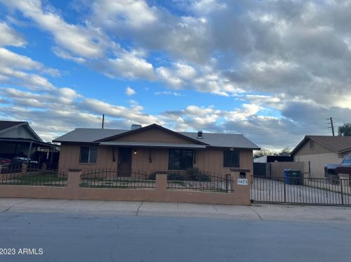 6423 Avalon Dr, Phoenix, AZ 85033-5711