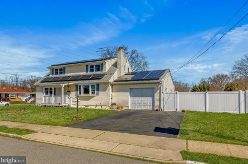 30 Coral Dr, Trenton, NJ 08619-1549