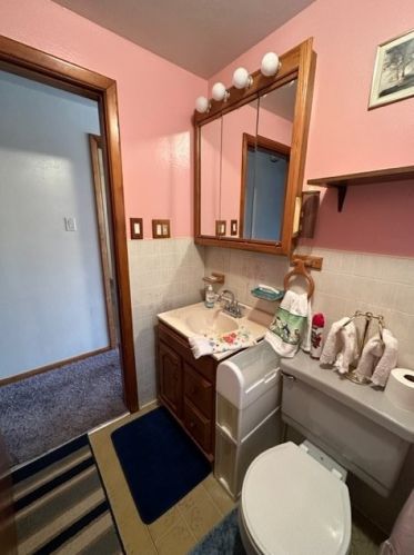 2332 Clinton St, Whitaker PA  15120-2661 exterior