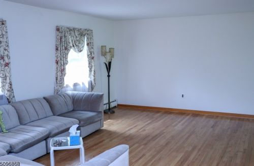 80 Schofield Rd, West Milford Lakes NJ  07480-4562 exterior