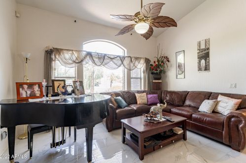 1064 Palomino Crk Dr, Gilbert AZ 85296-3727 exterior