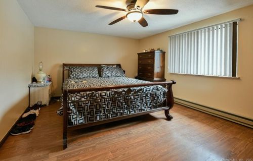 16 Edgehill Ave, Waterbury CT  06704-1825 exterior