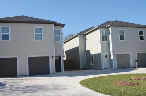 1906 Uvalde St, Fort Worth, TX 76104-5944
