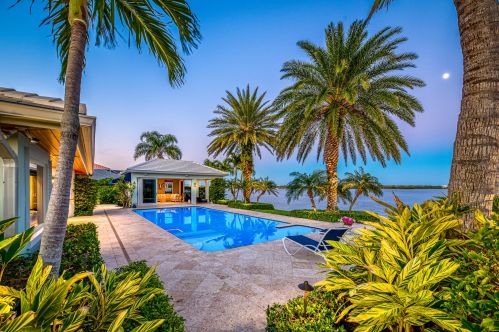 3 Seahorse Ln, Vero Beach, FL 32960-5231