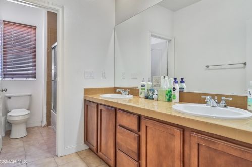 867 Coronado Cir, Santa Paula CA  93060-1666 exterior