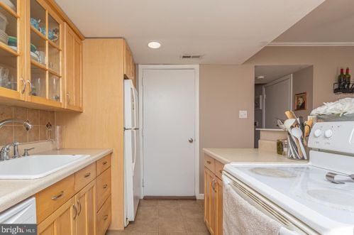 104 Ardwick Ter, Lansdale PA 19446-4925 exterior