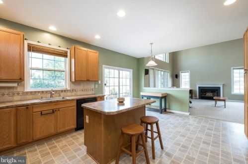 5027 Woodgate Ln, Collegeville PA  19426-3365 exterior