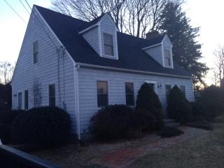 40 School St, Mystic, CT 06355-2731
