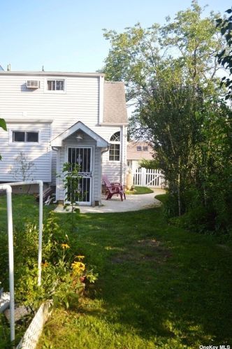 355 Heathcote Rd, North Lindenhurst NY  11757-1744 exterior