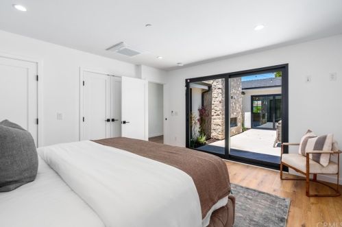 1712 Tradewinds Ln, Newport Beach CA  92660-4312 exterior