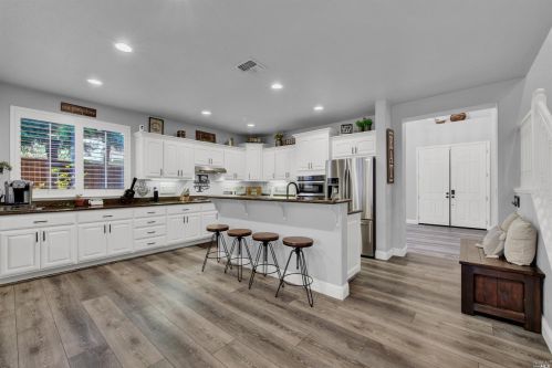 585 Topeka Ln, Vacaville CA 95687-4353 exterior