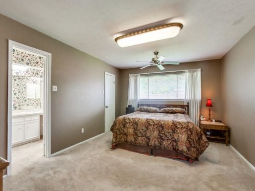 7268 Fernmeadow Dr, Dallas TX  75248-5605 exterior