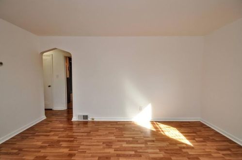 302 Sceneridge Rd, Mckeesport PA  15133-2222 exterior