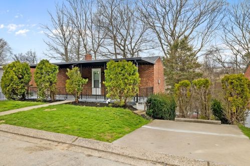 1065 Laurel St, Bridgeville, PA 15017-2241