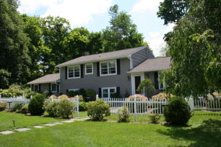 7 Manor Rd, Ridgefield, CT 06877-4909