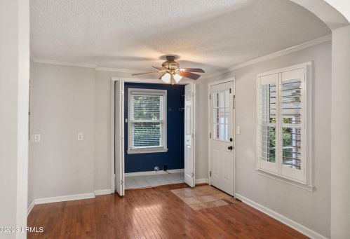 217 Burroughs Ave, Beaufort SC  29902-5307 exterior