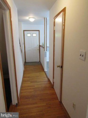 2176 Mayflower Dr, Woodbridge, VA 22192-2342