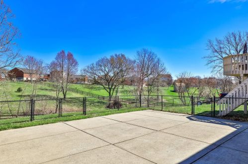 7549 Valley Watch Dr, Florence KY  41042-8004 exterior