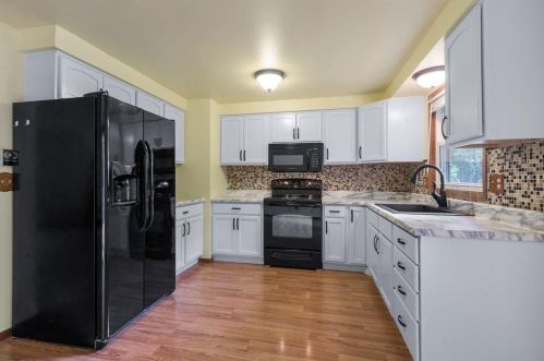 4364 Pittco Rd, Green Bay, WI 54313-8759