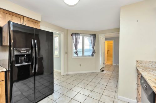 85 Walden Pond Dr, Nashua NH  03064-2877 exterior