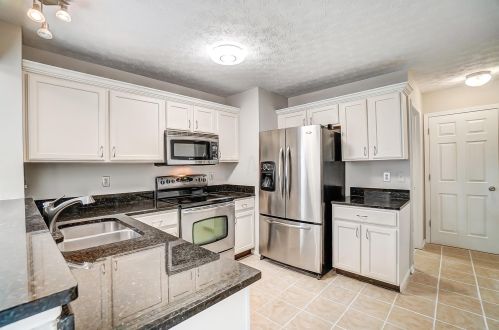 122 Wyckshire Dr, Pataskala OH  43062-7345 exterior